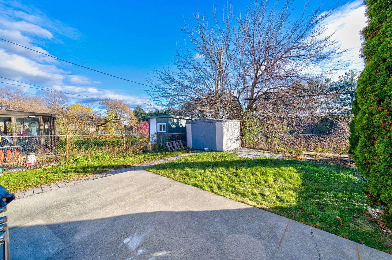 135 Avondale Blvd. Apartments 135 Avondale Blvd, Brampton, ON L6T 1H5