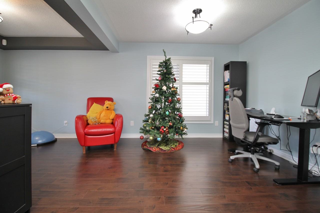 1824 Maple Grove - Photo 3 of 30