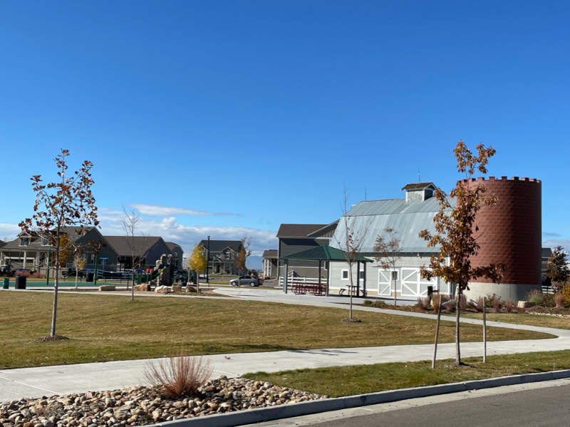 817 Morning Glory Rd - Photo 5 of 29