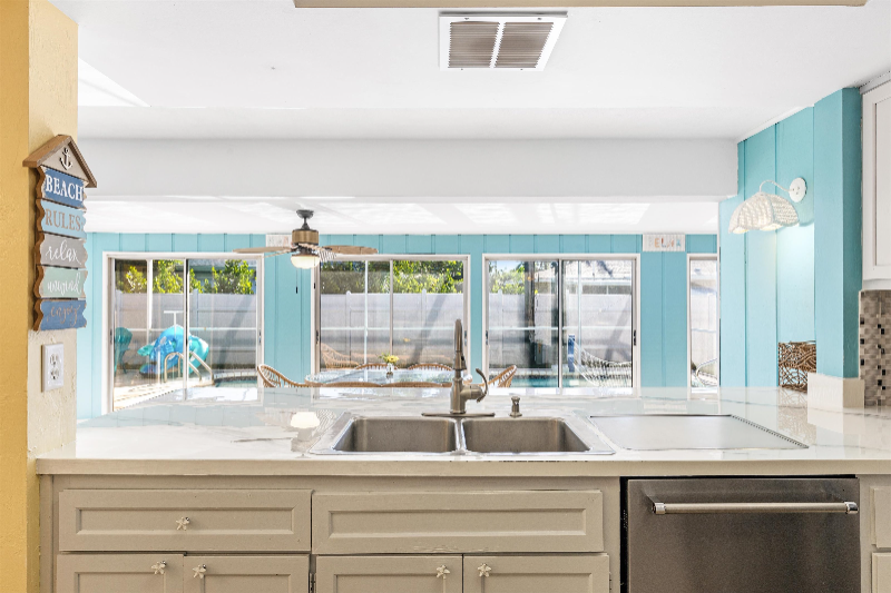 5047 Northampton Dr - Photo 3 of 26