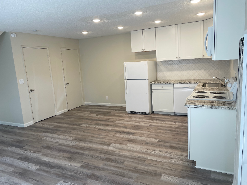 1161 Driftwood Ter #B - Photo 4 of 10