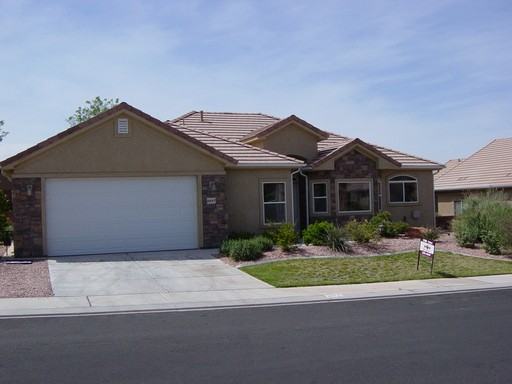 2697 W 570 N - Photo 2 of 12