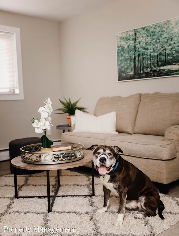 1116 E Seneca Avenue - Photo 3 of 10