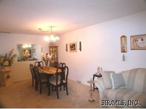 4 Ivan Dr - Photo 2 of 6