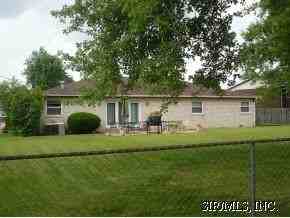 4 Ivan Dr - Photo 3 of 6