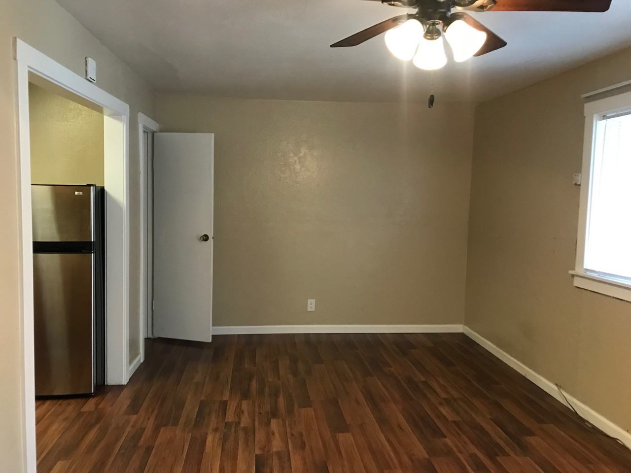 1036 Moss Rd - Photo 3 of 11