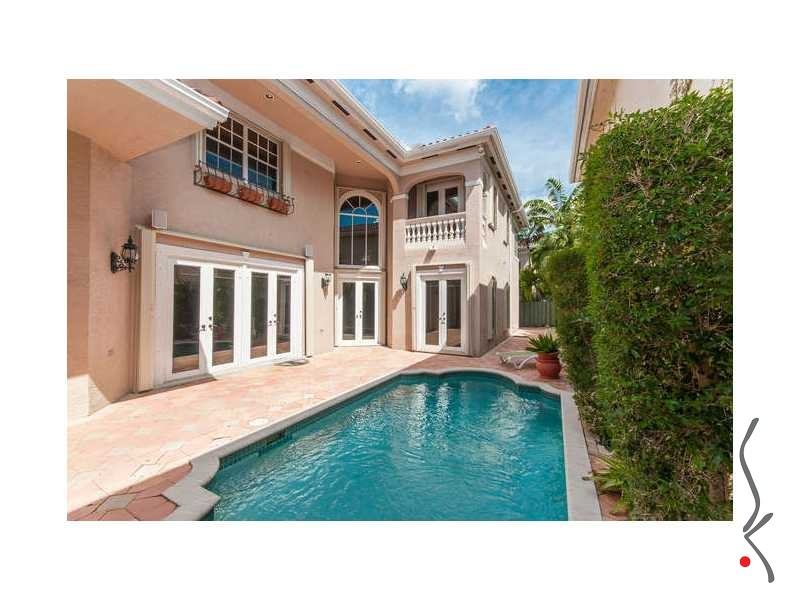 3941 NE 194 LN - Photo 3 of 23