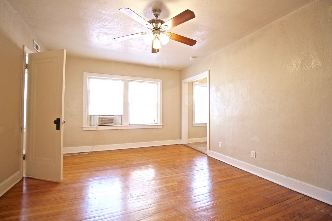 902 E 39th St #904 - Photo 6 of 19