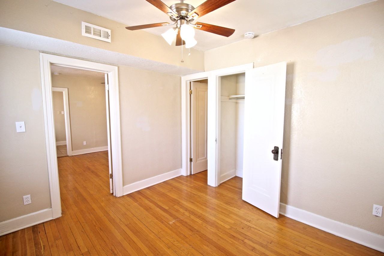 902 E 39th St #904 - Photo 7 of 19