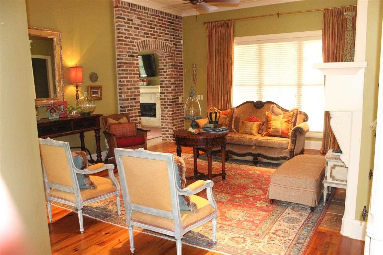 113 Timber Dr - Photo 3 of 13