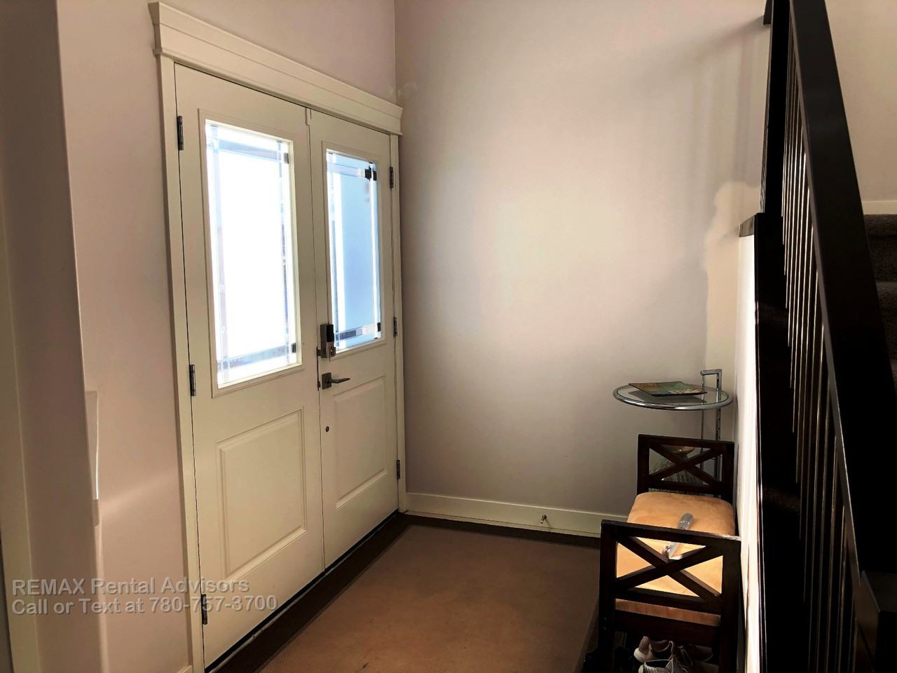 4256 Charles Close Sw - Photo 3 of 26