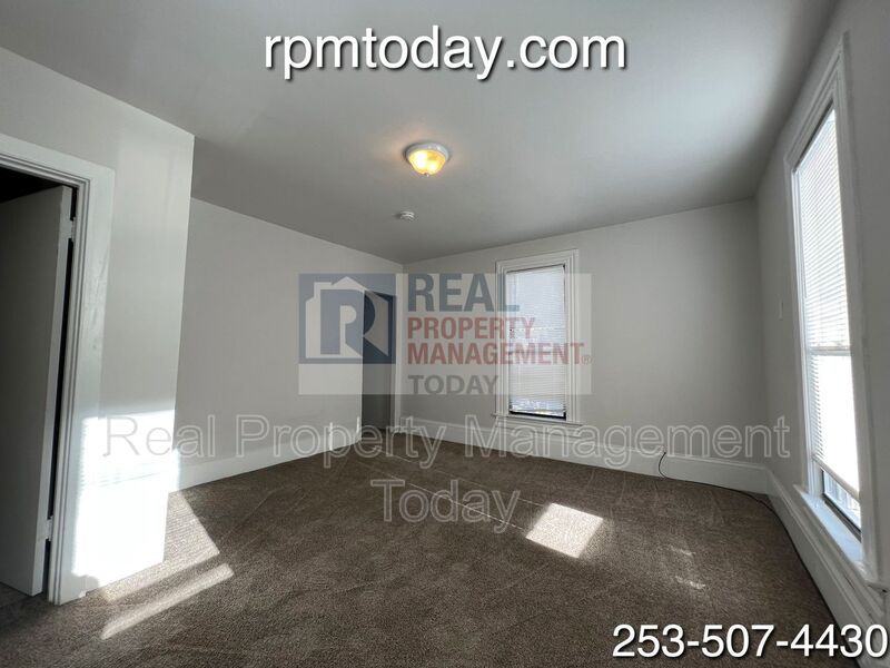 509 118th St S B, Parkland, WA 98444 1 Bedroom Apartment for Rent