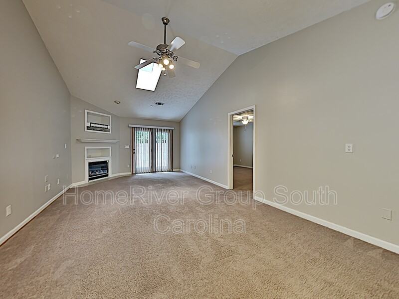 246 Waverly Ct - Photo 3 of 16