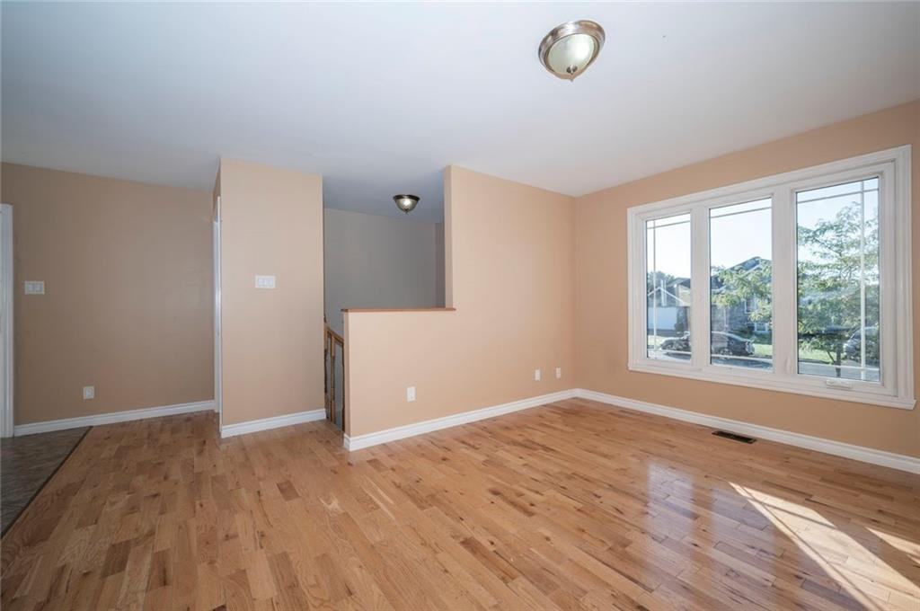 108 Forestdale Crescent - Photo 3 of 24