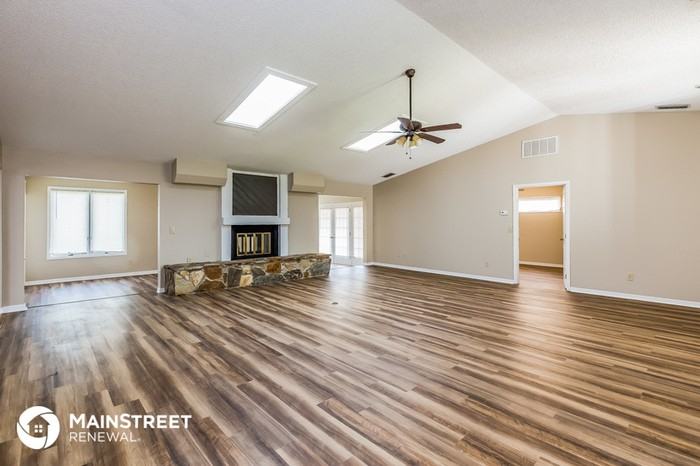 1253 Paradise Way - Photo 2 of 14