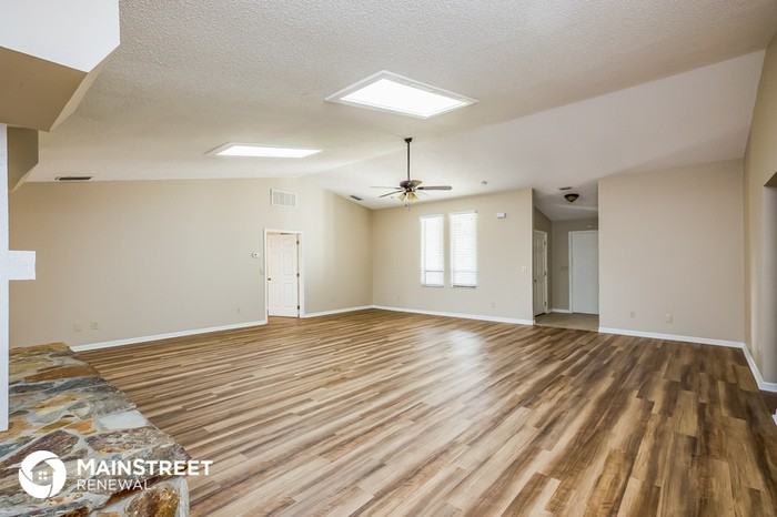 1253 Paradise Way - Photo 3 of 14