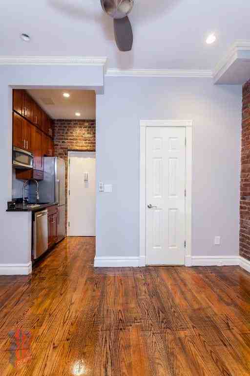 51 Leroy St #4D - Photo 2 of 3