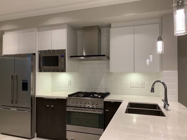 9560 Alexandra Road - Photo 4 of 18