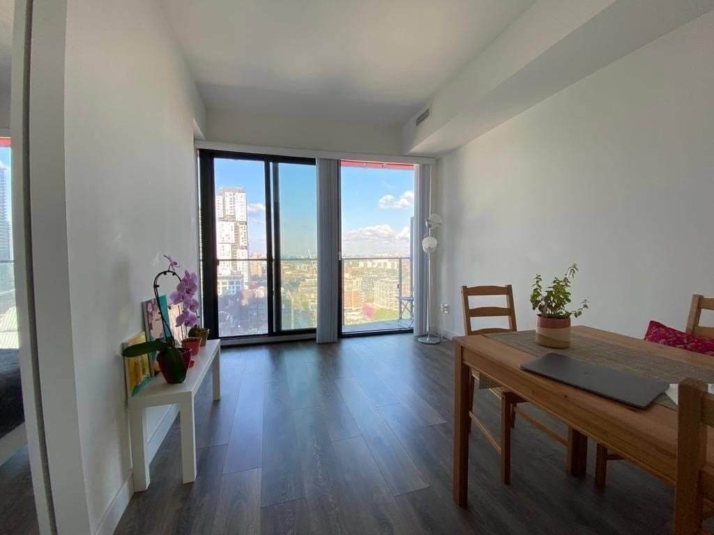 215 Queen Street West #1802