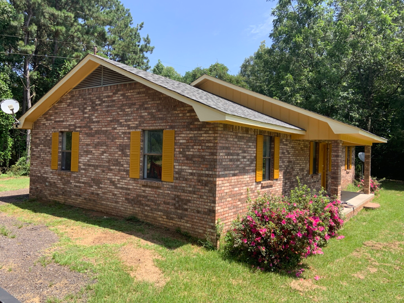 412 Hwy 15 N - Photo 2 of 28