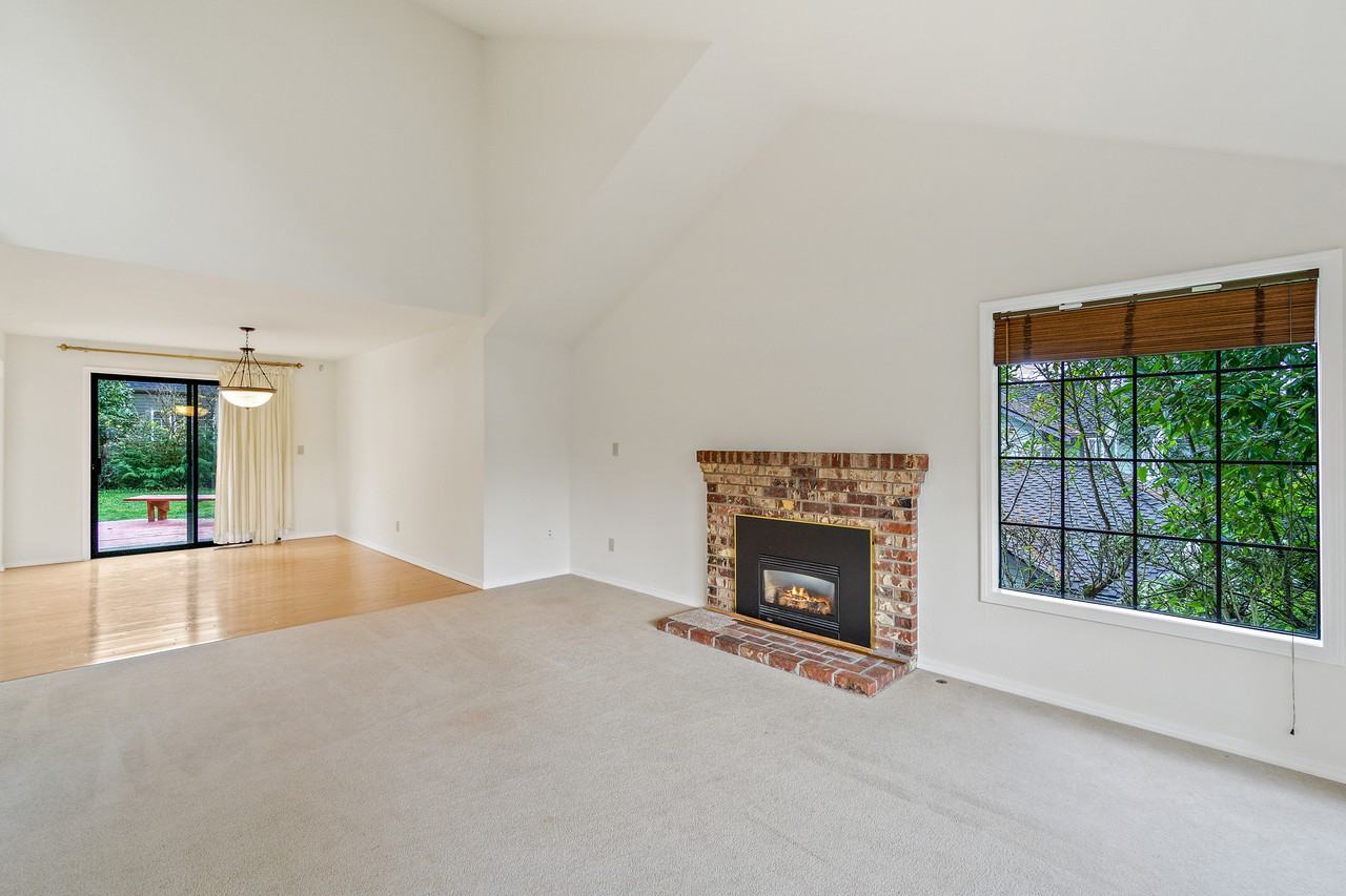 4219 212th Ave Ne #1 - Photo 6 of 22