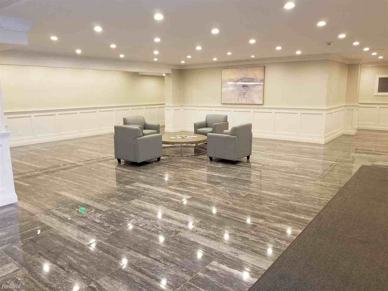 Hyde Park Condos - Photo 2 of 10