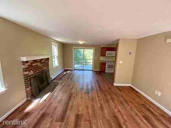 27 Sachem Dr - Photo 2 of 9