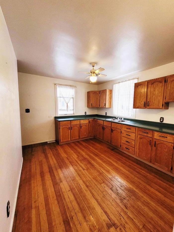 1705 Ingledew St - Photo 2 of 22