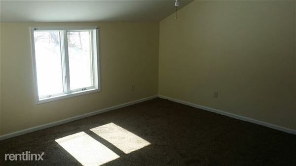 1130 E Schumacher St - Photo 2 of 4
