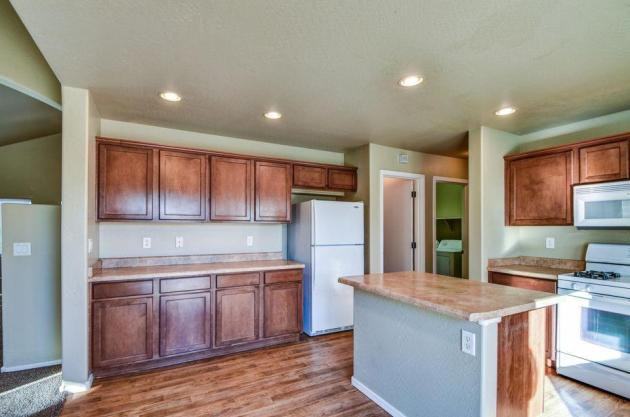 817 West Spruell Avenue - Photo 2 of 5