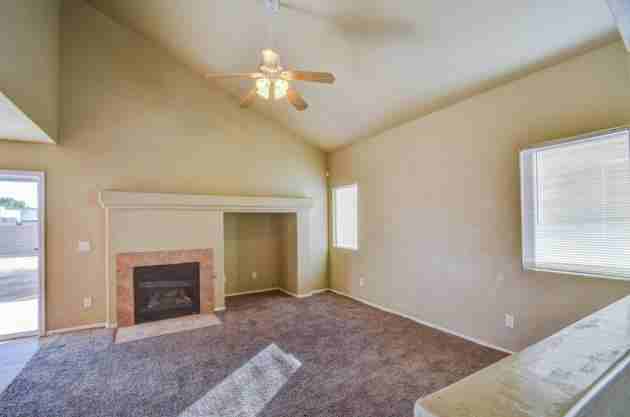 817 West Spruell Avenue - Photo 3 of 5