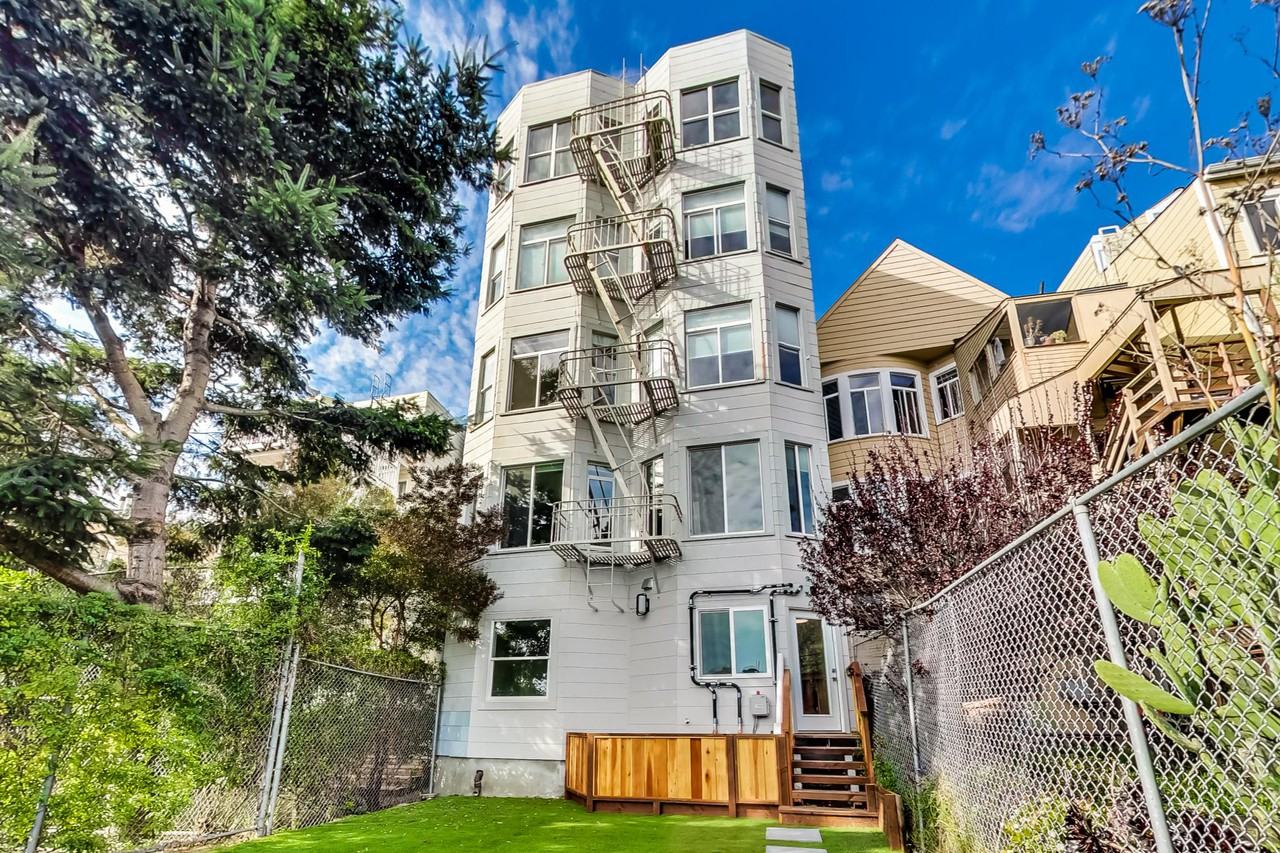 565 Page LLC - Photo 3 of 11