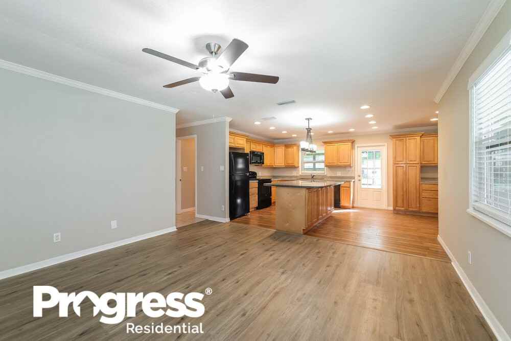 1416 Emory Dr - Photo 3 of 16