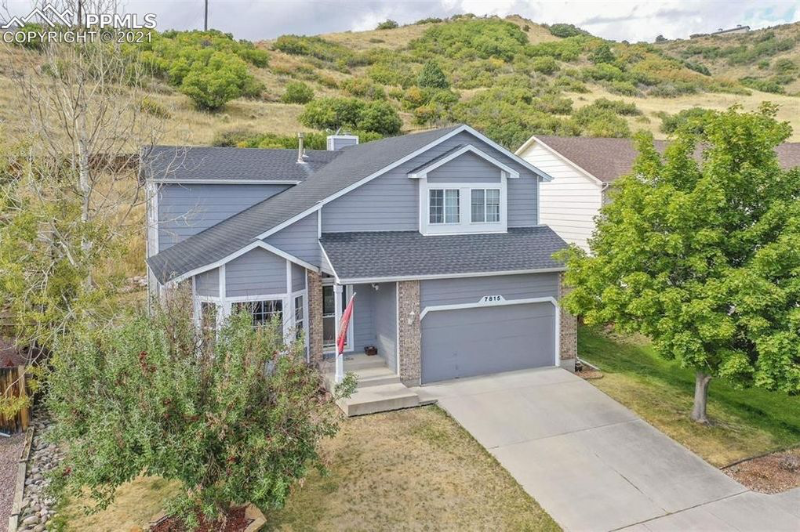 7815 Julynn Rd - Photo 2 of 49