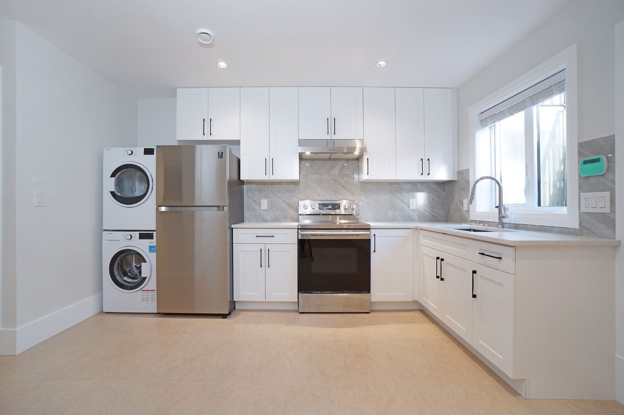 6078 Tyne Street - Photo 3 of 19