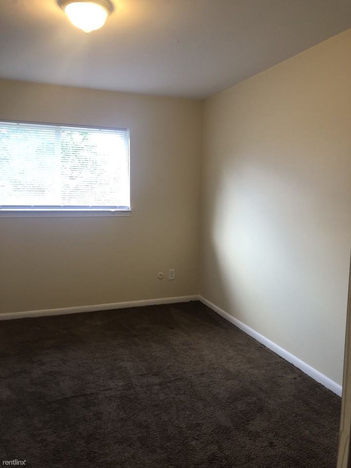 1289 Middlebelt Rd - Photo 3 of 9