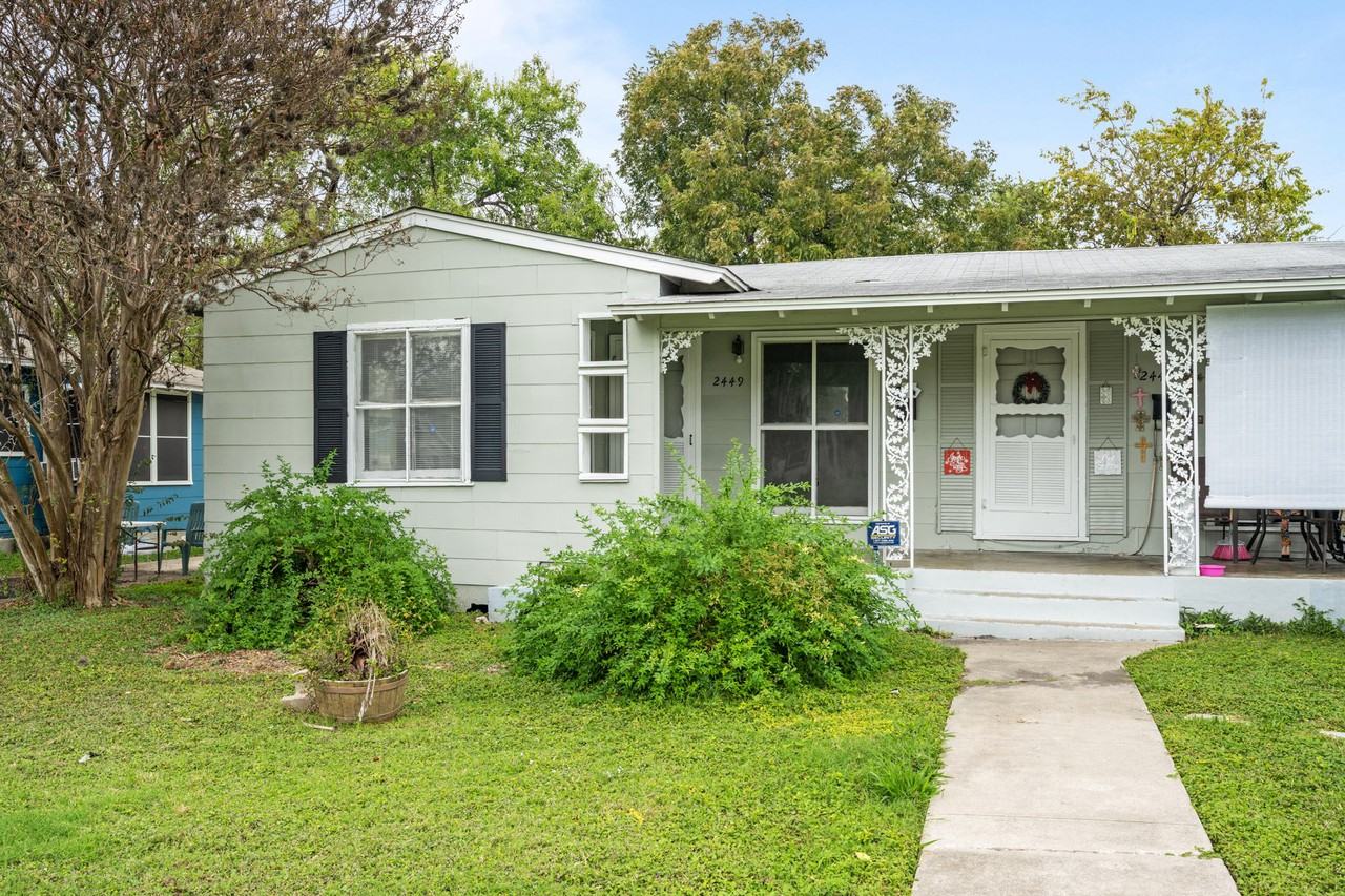 2449 Cincinnati Ave - Photo 2 of 25