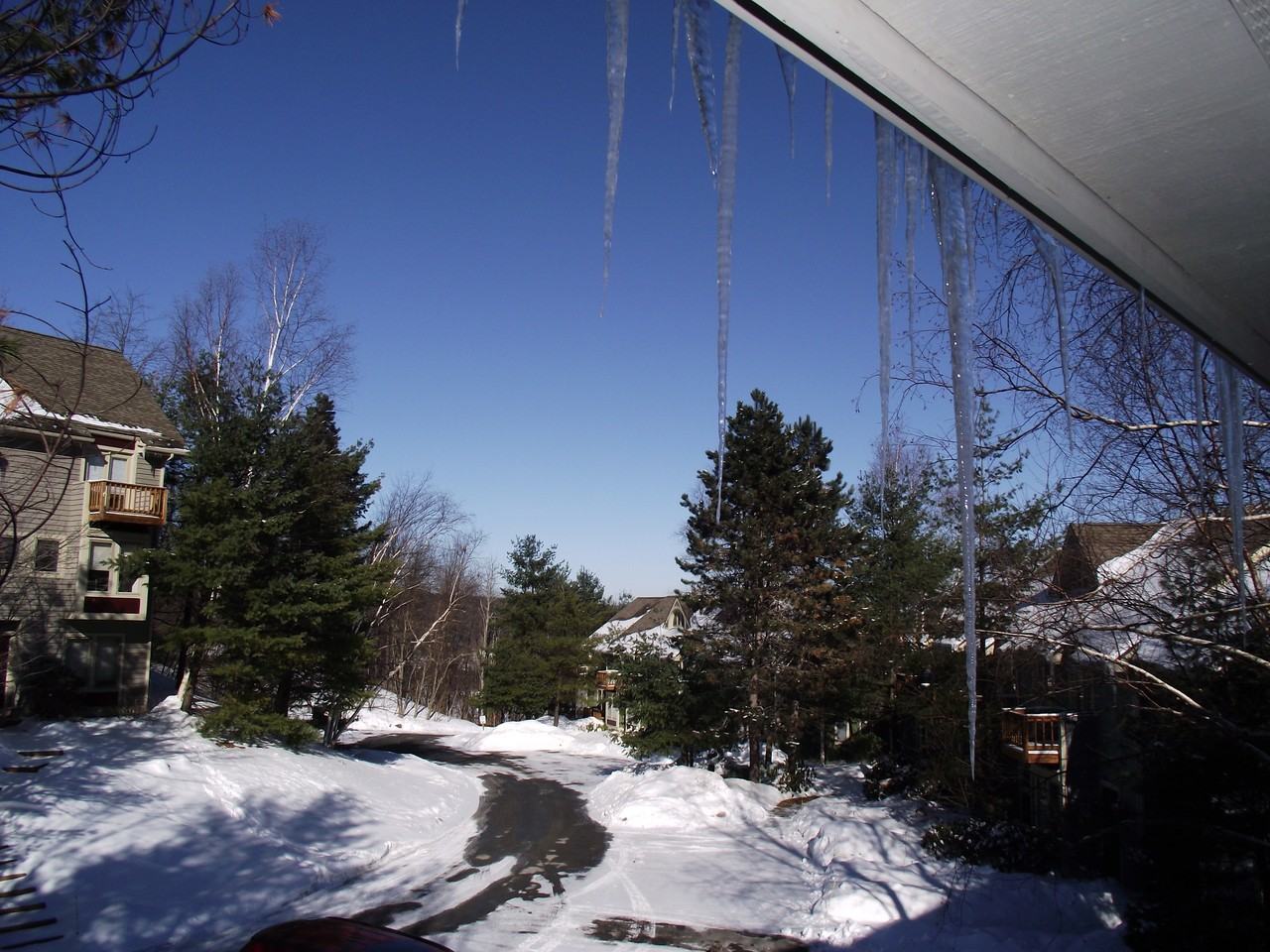 23 Lakeview Ct - Photo 2 of 10