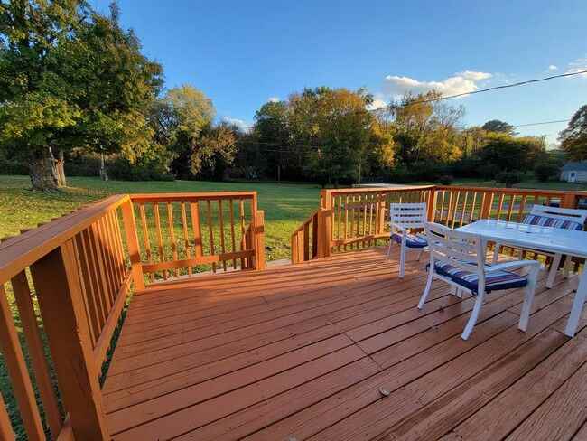 322 E Thompson Ln - Photo 3 of 26