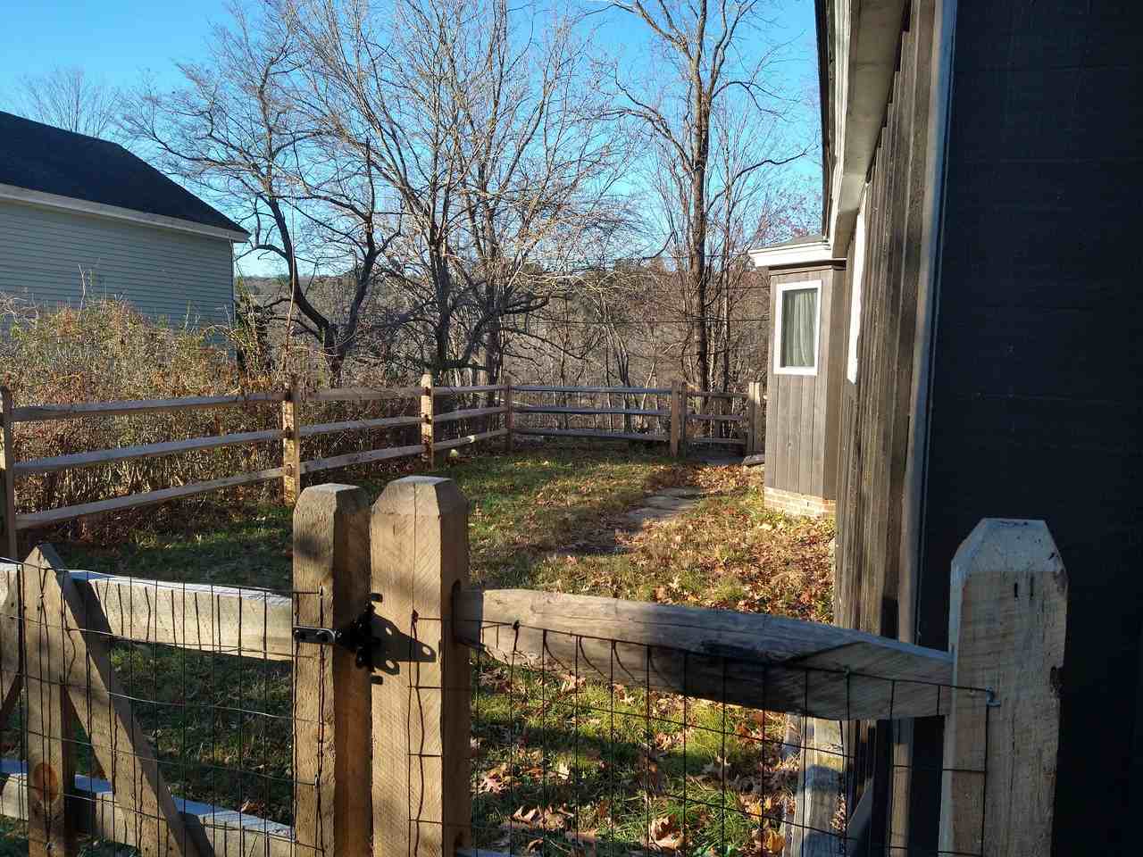 32 Hillside Ave - Photo 2 of 4