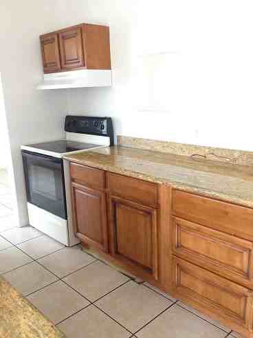 3226 W Montebello Ave - Photo 3 of 7