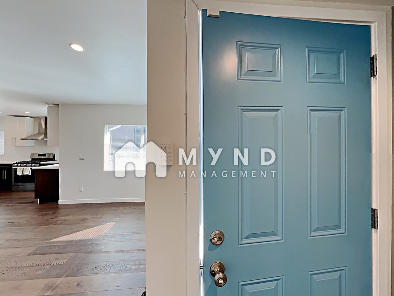 7716 Crest Ave - Photo 2 of 38
