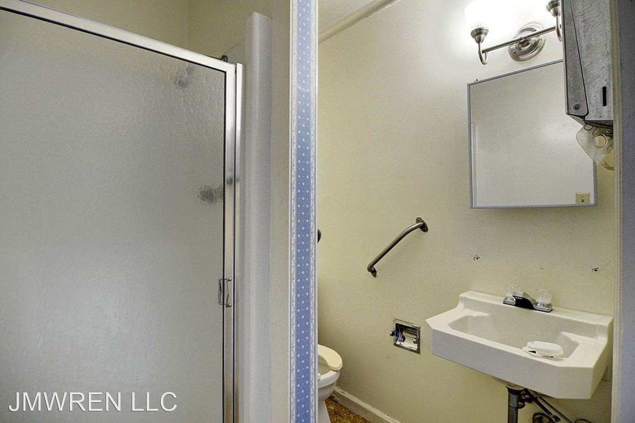 107 North Pike Street - Photo 2 of 22