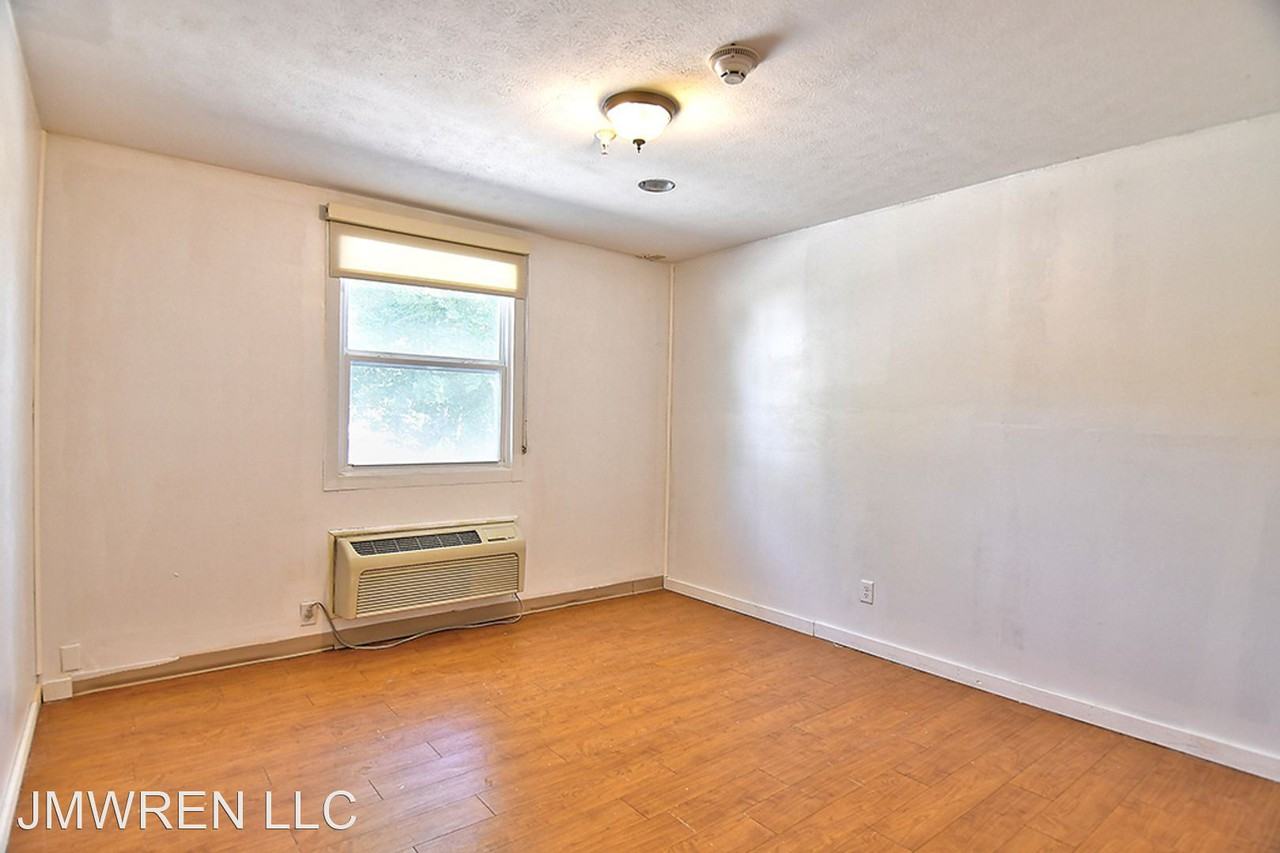 107 North Pike Street - Photo 3 of 22