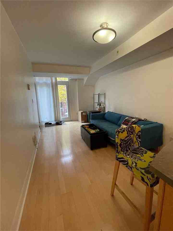 415 Jarvis St - Photo 3 of 11