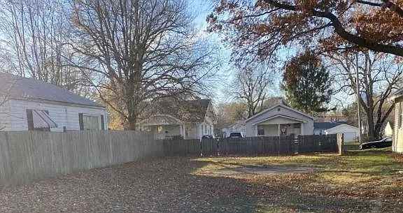 1585 1585 N Gulick Ave 1585 N Gulick Ave - Photo 3 of 11