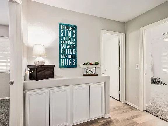 10818 W Wilshire Dr - Photo 2 of 18