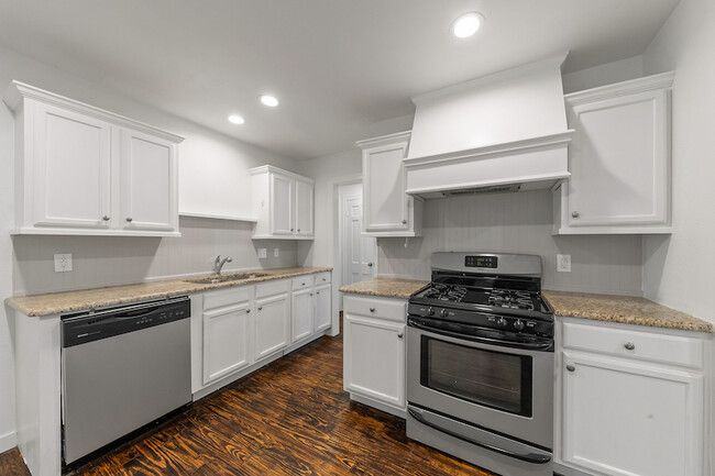 3233 Merida Ave - Photo 3 of 19