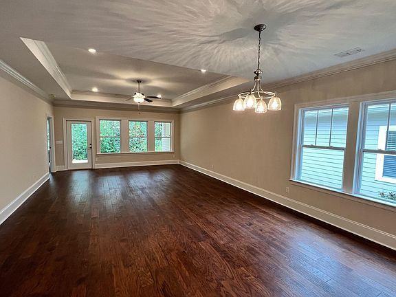 843 Avery Park Dr - Photo 3 of 10