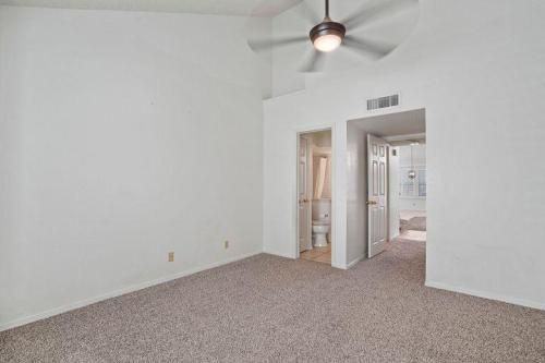 921 Centennial Dr - Photo 2 of 19